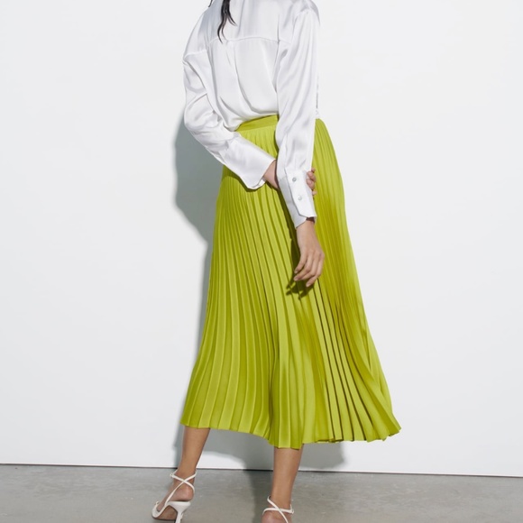 Zara Limited Edition Lime Green Pleated Midi Skirt. New with tags. - Picture 5 of 7